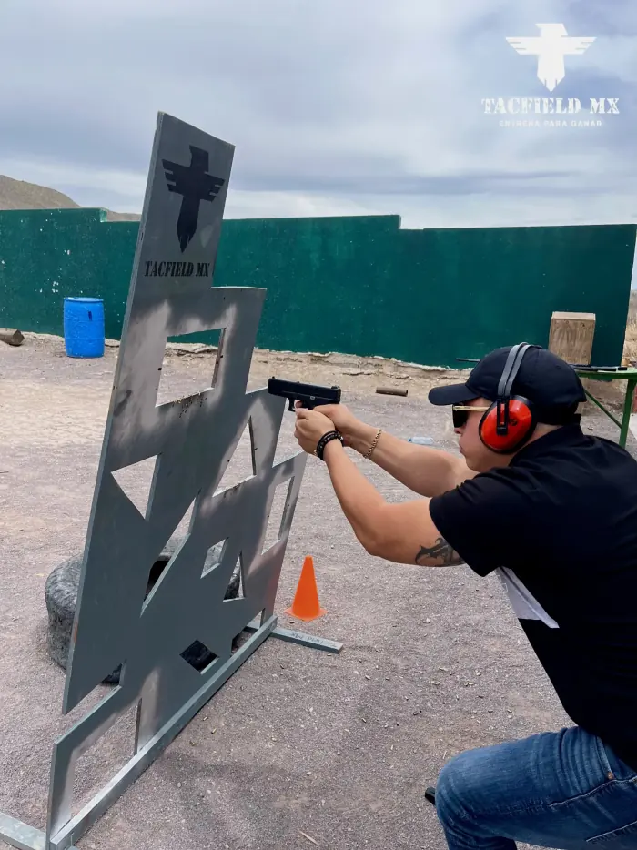 Tiro de precisión desde posición baja