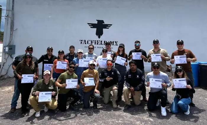 Grupo de alumnos certificados del curso básico