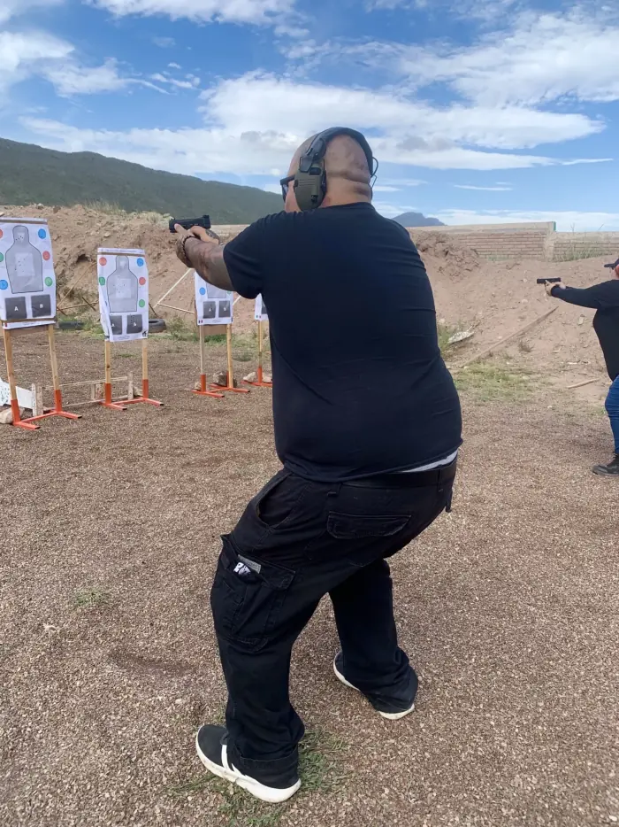 Tiro con pistola en el campo internacional