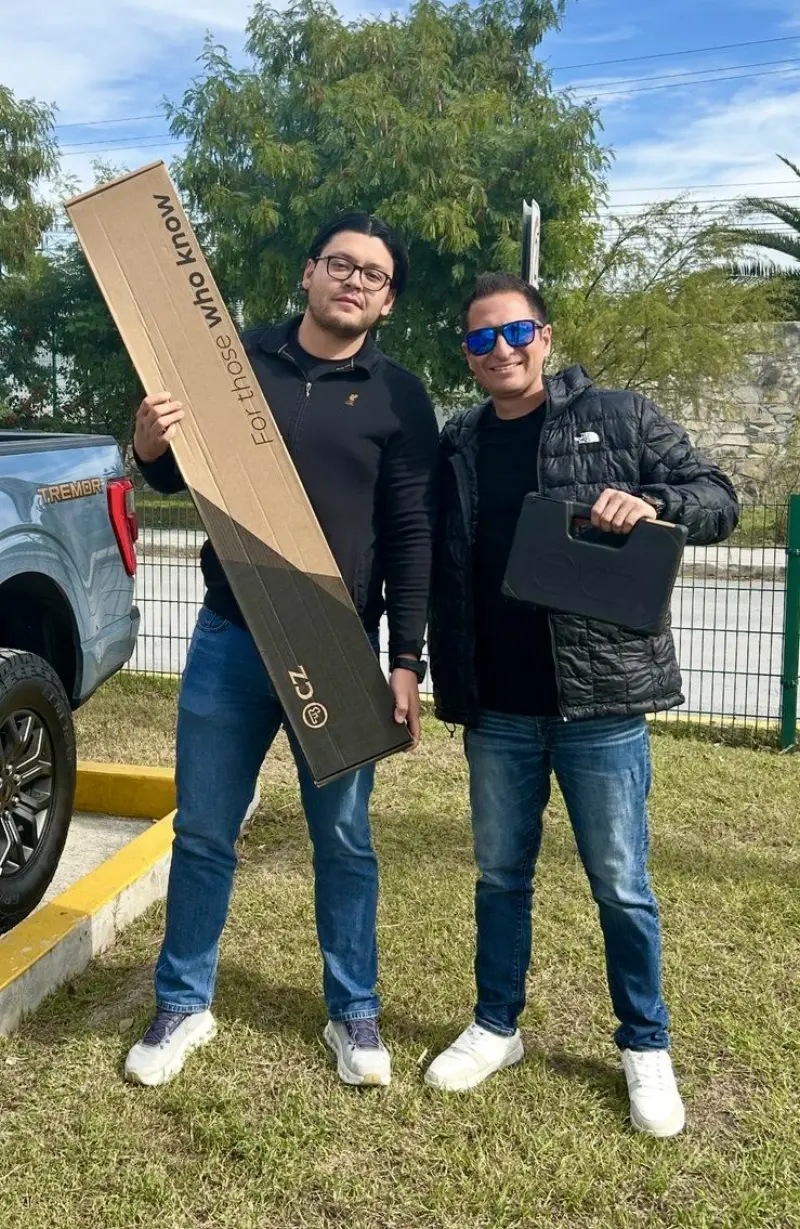 Entrega de arma tras completar el trámite ante SEDENA